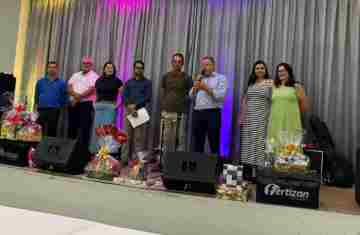 Guaraniaçu - Prefeitura homenageia servidores com jantar especial 